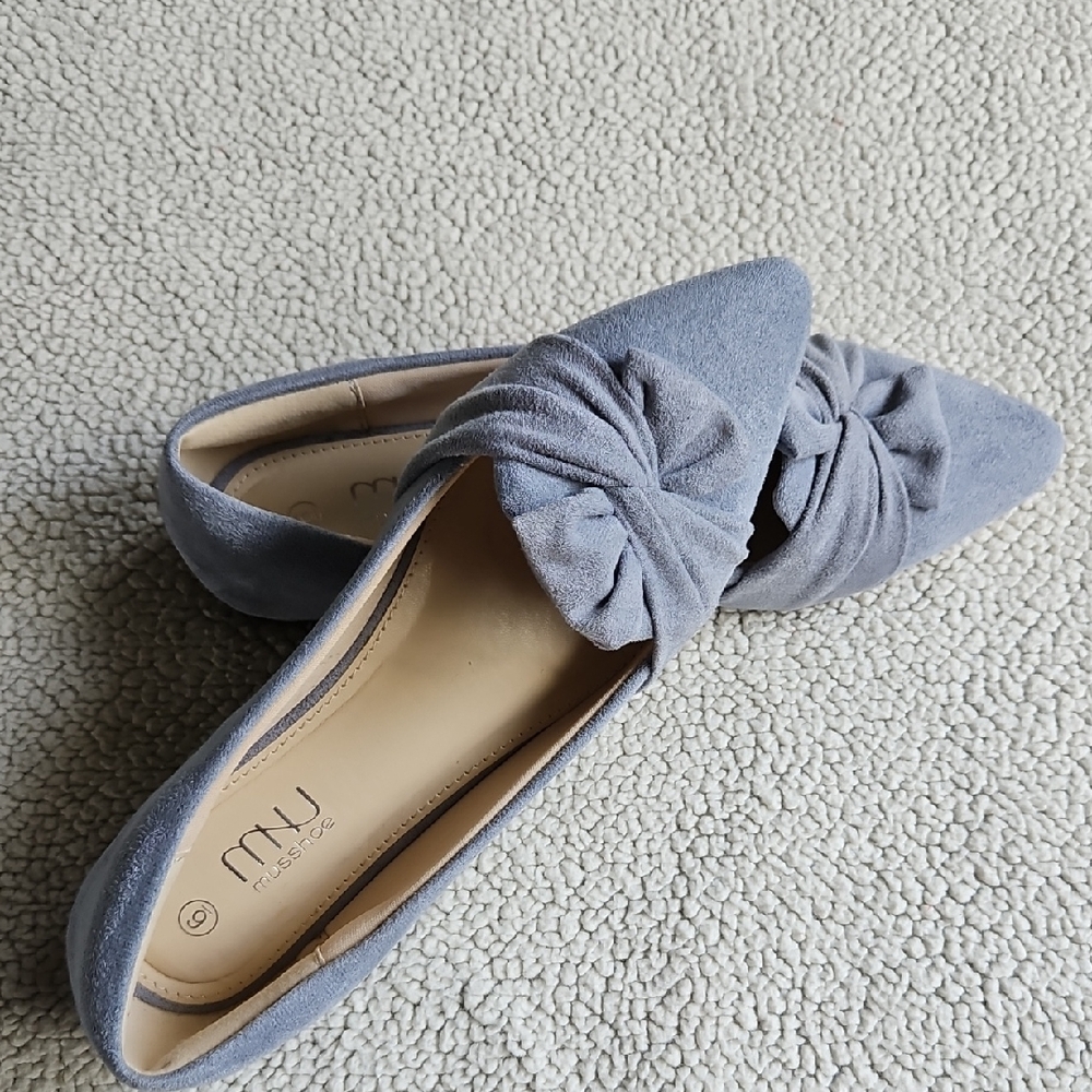 Women's Blue Flats